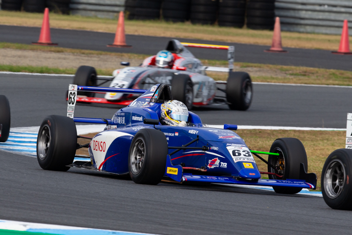 決勝2位は川合孝汰（DENSOルボ一セIPG F4）