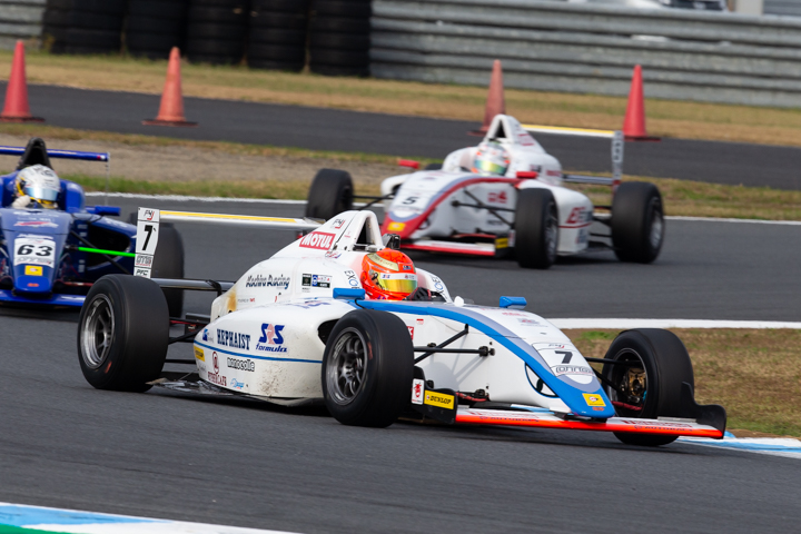 優勝は佐藤蓮（SRS/コチラレーシング）