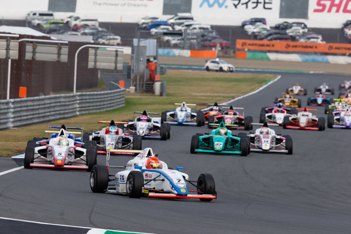 13周の決勝がスタートした