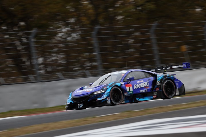 SGTxDTM交流戦レース1: 決勝3位は山本尚貴（RAYBRIG NSX-GT）