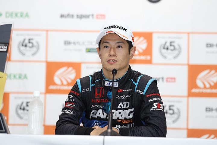 SGTxDTM交流戦レース1記者会見: 3位の山本尚貴（TEAM KUNIMITSU）