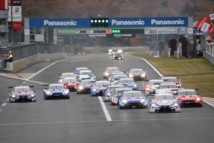 SGTxDTM交流戦レース1: スタートシーン