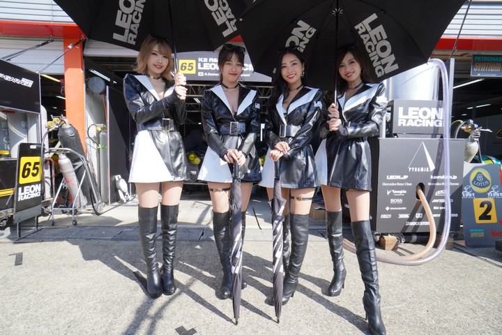 ピットウォーク: レースクイーン