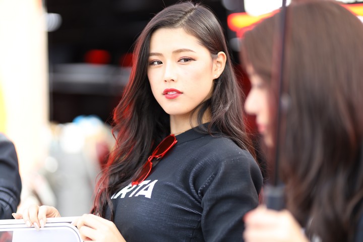 ピットウォーク: レースクイーン