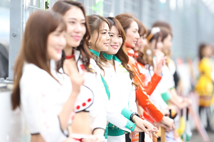 ピットウォーク: レースクイーン