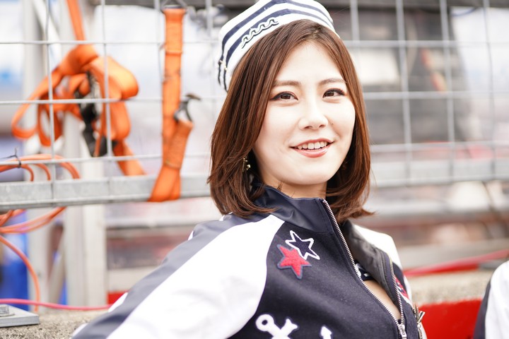 ピットウォーク: レースクイーン