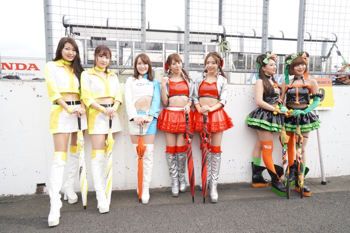 ピットウォーク: レースクイーン