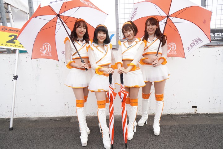 ピットウォーク: レースクイーン