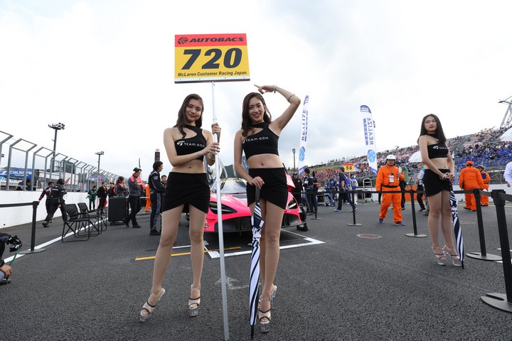 スタート進行: レースクイーン