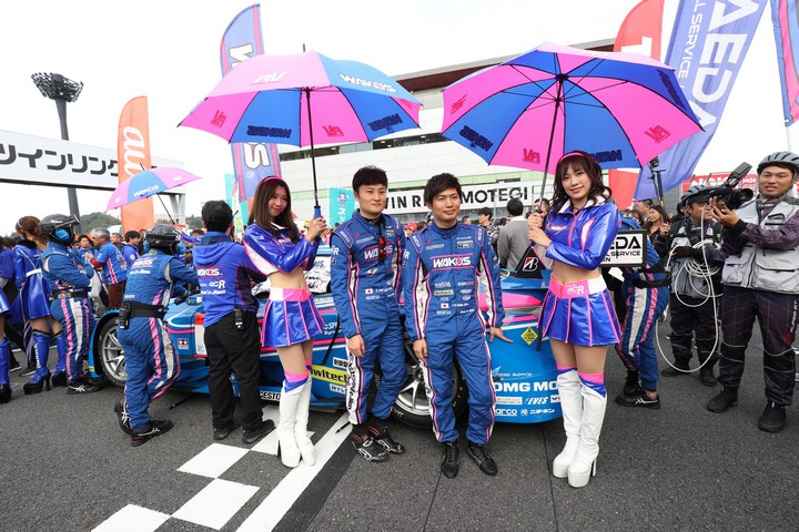 スタート進行: 山下健太と大嶋和也（LEXUS TEAM LEMANS WAKO'S）