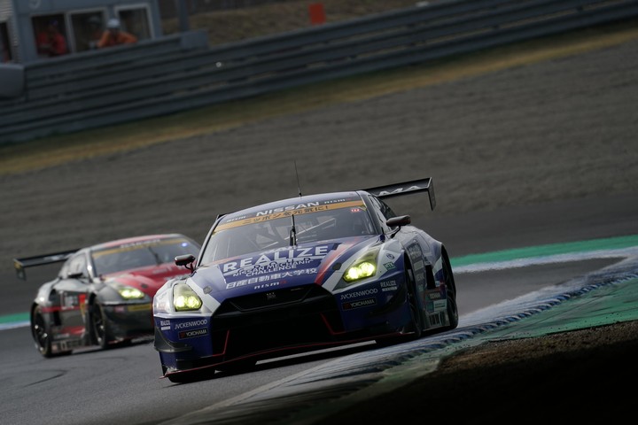 決勝レース: 平峰一貴（リアライズ日産自動車大学校GT-R）