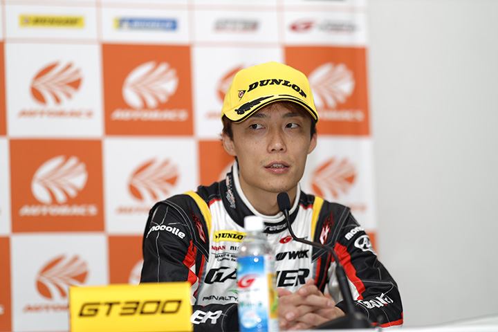 決勝記者会見: GT300クラス優勝の安田裕信（GAINER）