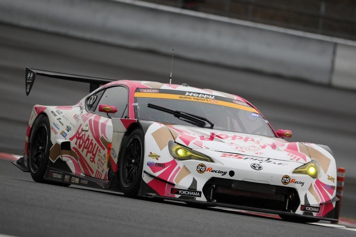 スプリントカップレース1: 最終レースの松井孝允／佐藤公哉組（HOPPY 86 MC）は7位