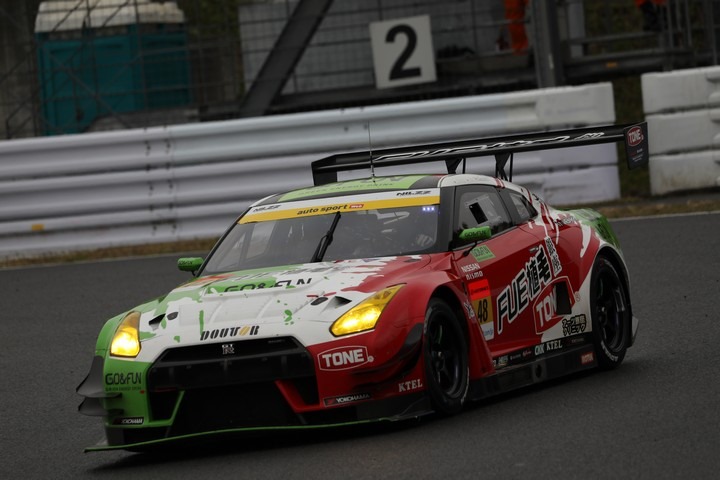 スプリントカップレース1: 決勝2位は飯田太陽／田中勝輝組（植毛GO&FUN GT-R）