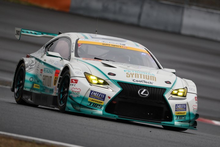 スプリントカップレース1: 優勝は吉本大樹／宮田莉朋組（SYNTIUM LMcorsa RC F GT3）
