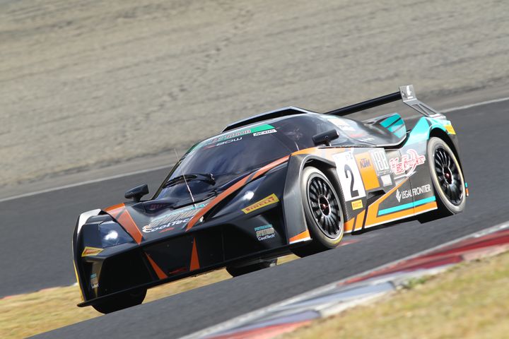 ST-Zクラスポールポジションは飯田太陽／加藤寛規組（ケーズフロンティア SYNTIUM KTM）