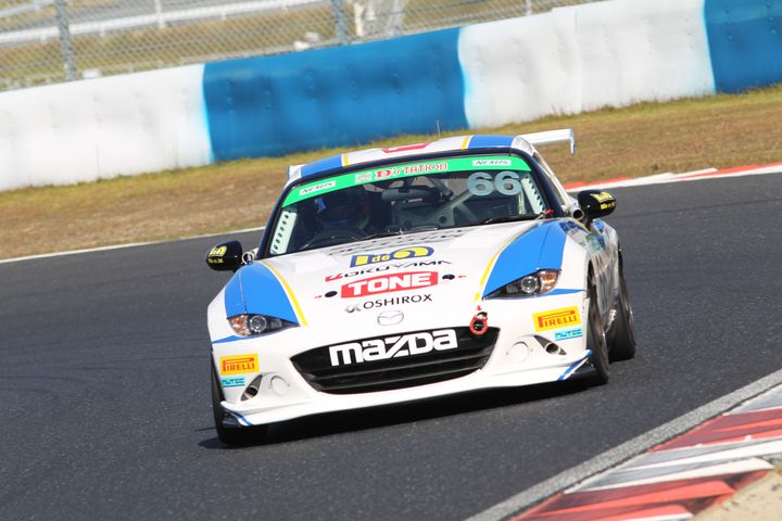 ST-5クラスポールポジションは橋本陸／武地孝幸／織⽥祥平組（odula Idia ROADSTER）