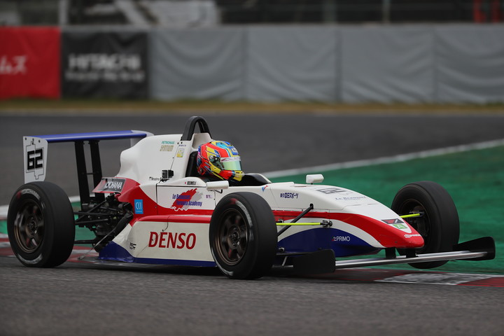 日本一決定戦: Aグループポールポジションは伊東黎明（ル・ボーセフォーミュラスカラシップPFC）