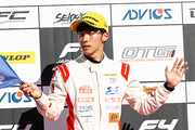 優勝した佐藤蓮（SRS/コチラレーシング）