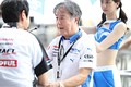 スタート進行: 星野一義監督（TEAM IMPUL）