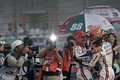 決勝レース: GT500クラスで優勝したヘイッキ・コバライネンと中山雄一（LEXUS TEAM SARD）