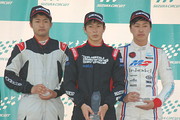 表彰式: 左から2位・菊池宥孝、優勝・澤龍之介、3位・中村賢明