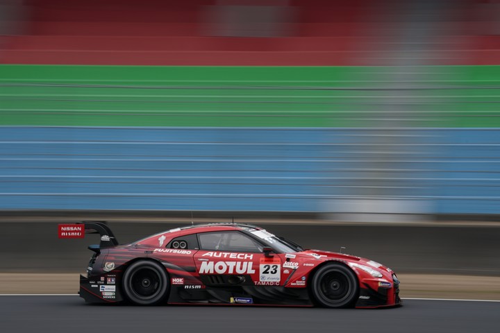 公式テスト岡山4回目: 松田次生／ロニー・クインタレッリ組（MOTUL AUTECH GT-R）