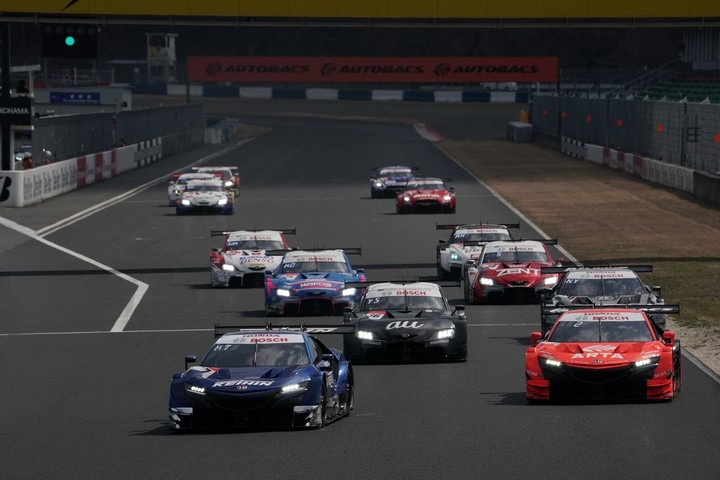 公式テスト岡山4回目: GT500クラスのスタート練習