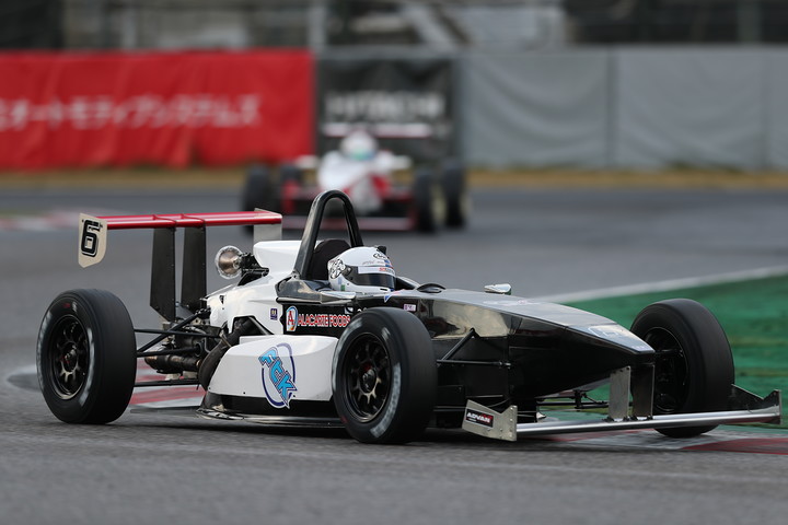 ポールポジションは岡本大地（FTK・レヴレーシング）