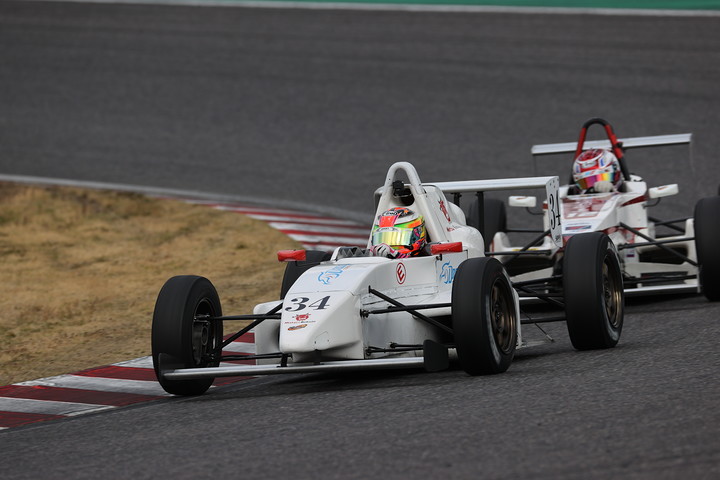 決勝2位は下野璃央（Drago CORSE 10V）