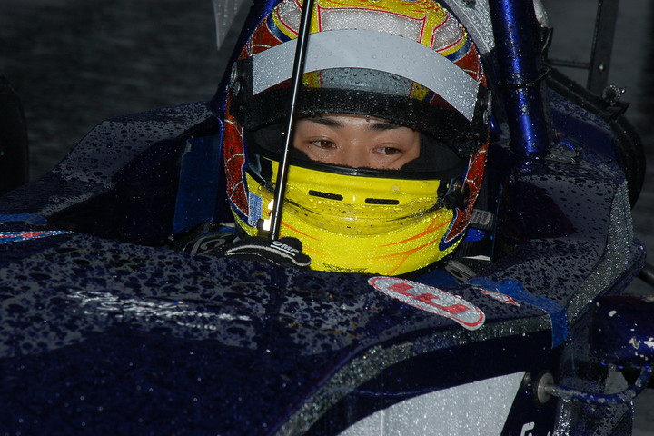 2位に入った元嶋成弥（MYST.NAVY AUTO.制動屋.KKS-2）