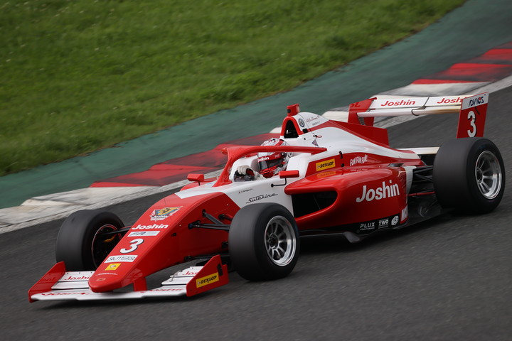 優勝は阪口晴南（SUTEKINA RACING TEAM）