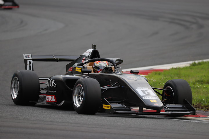 決勝3位は高橋知己（Super License）