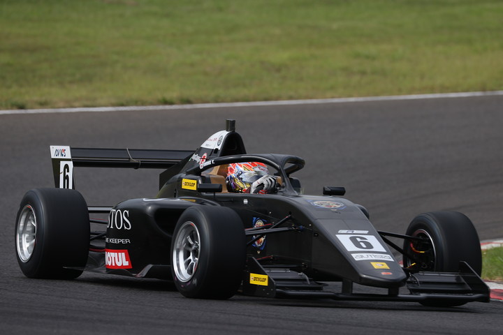 優勝は高橋知己（Super License）