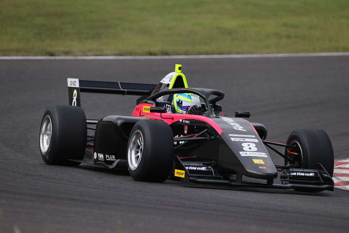 決勝3位は根本悠生（ZAPSPEED F111/3）