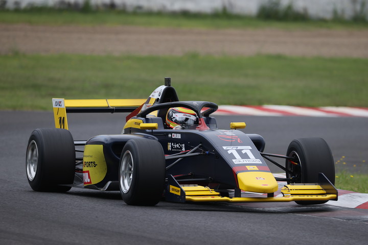 第4戦～6戦ともマスタークラスでポールポジションの植田正幸（Rn-sports F111/3）