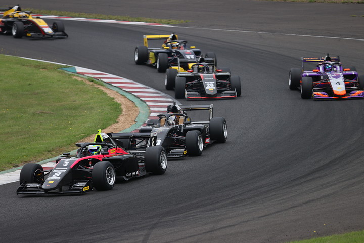 決勝レースがスタートした