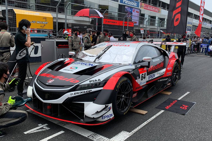 GT500クラスポールポジションの伊沢拓也／大津弘樹組（Modulo NSX-GT）