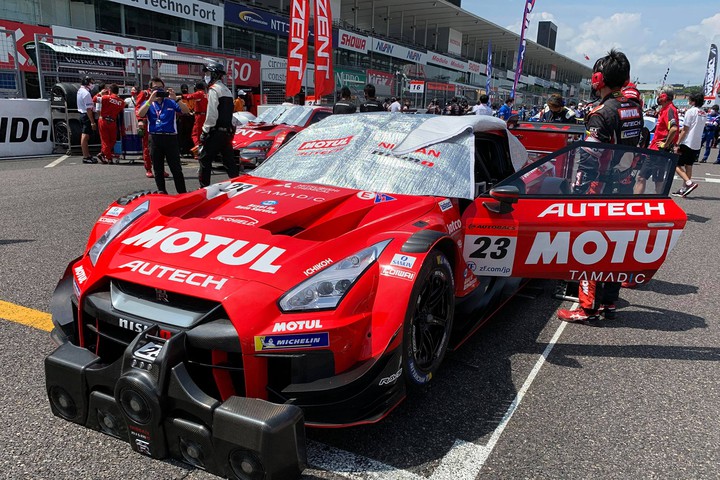 GT500クラス優勝の松田次生／ロニー・クインタレッリ組（MOTUL AUTECH GT-R）
