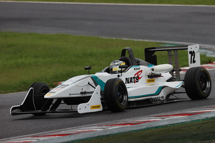 ポールポジションの金井亮忠（チームNATS・正義・001）