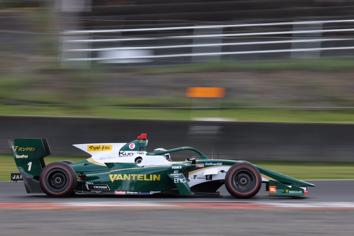 フリー走行: ニック・キャシディ（VANTELIN KOWA TOM’S SF19）