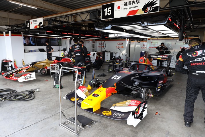 公式予選: チーム無限