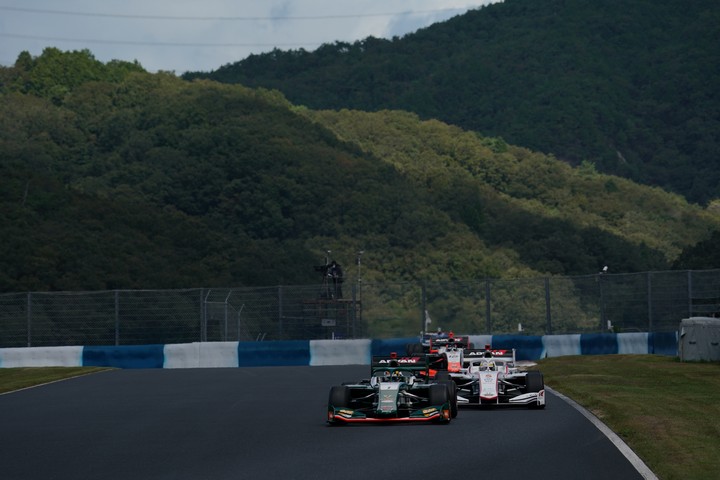 公式予選: ニック・キャシディ（VANTELIN KOWA TOM’S SF19）