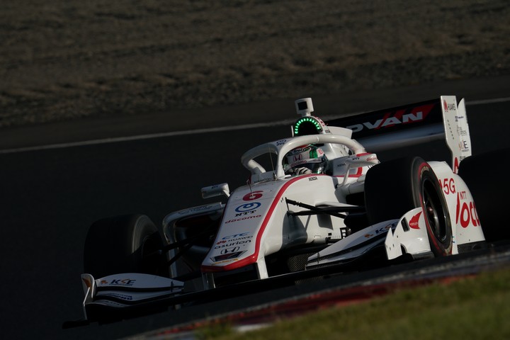 決勝レース: 福住仁嶺（DOCOMO DANDELION M6Y SF19）