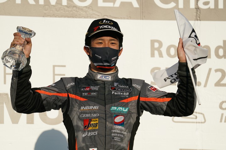 決勝レース: 優勝した坪井翔（JMS P.MU/CERUMO･INGING）