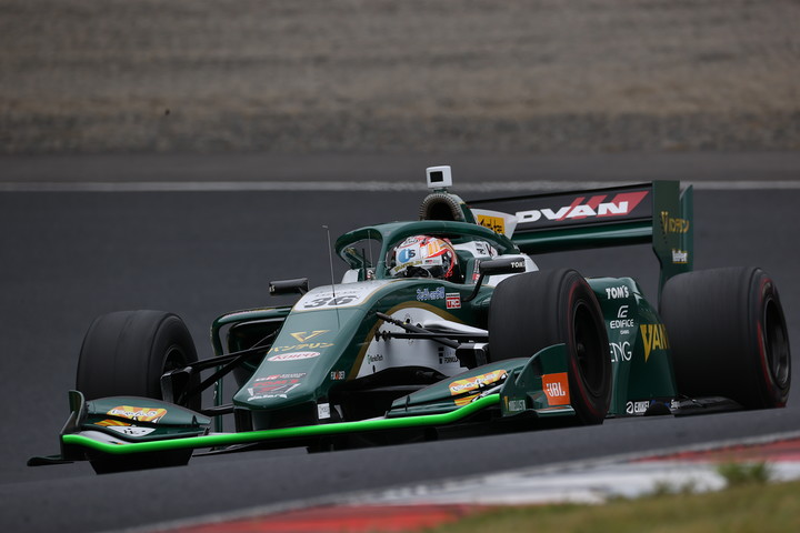占有走行: 代役の宮田莉朋（VANTELIN KOWA TOM’S SF19）は9位
