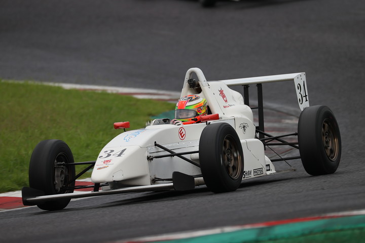 予選2位の下野璃央（Drago CORSE 10V）