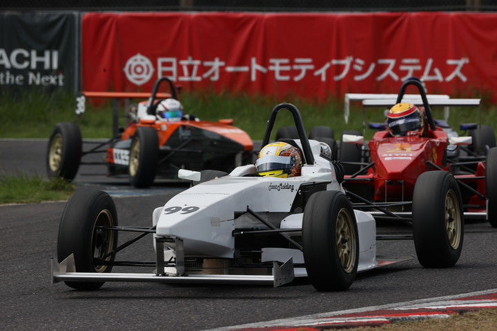 3位でゴールした元嶋成弥（MYSTサクセスレーシングFIRST MOLDING）はペナルティーで降格
