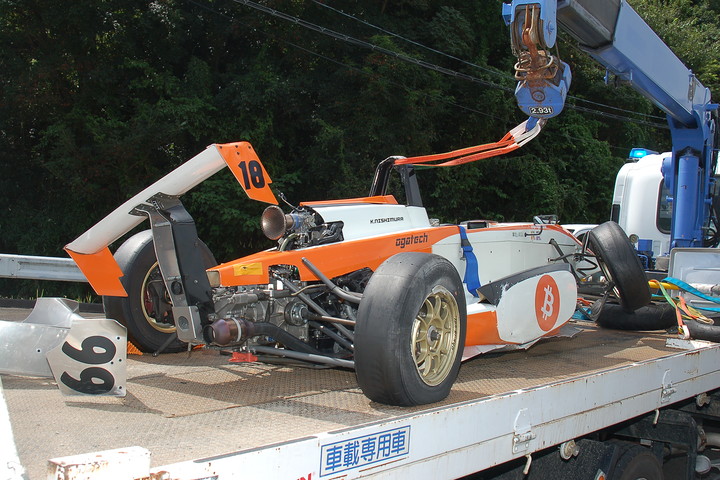 スタート直後、接触で宙を舞った西村和真のWEST 19J