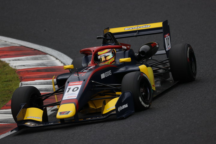 マスタークラス優勝は植田正幸（Rnsports320）